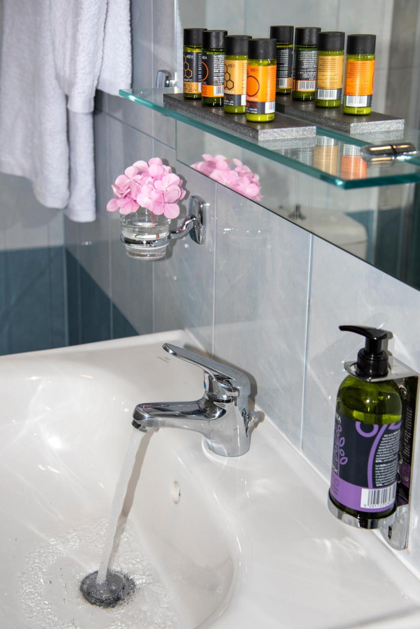 Inner City Retreat Apartment Chania  Bagian luar foto